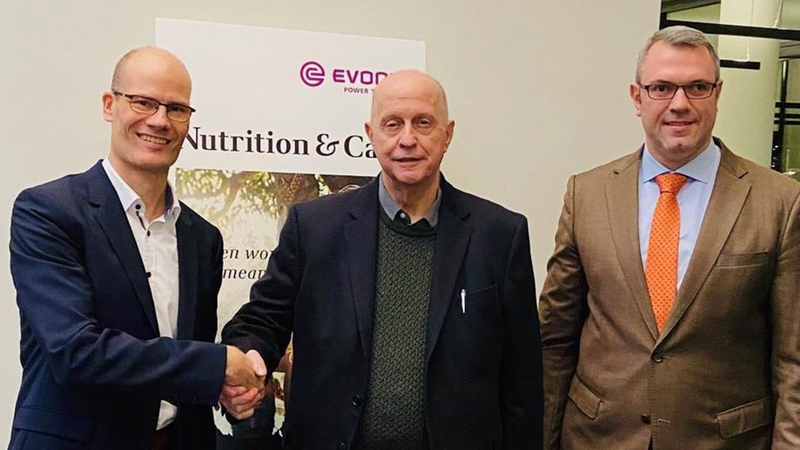 (L–R): Tammo Boinowitz, Head of the Care Solutions business line at Evonik; Joe San Filippo, CEO and founder of Wilshire Technologies; and Ricardo Willemann, VP of Active Ingredients of Care Solutions at Evonik