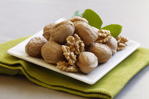 New Harvard research finds walnuts may help to slow colon cancer growth
