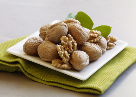 New Harvard research finds walnuts may help to slow colon cancer growth
